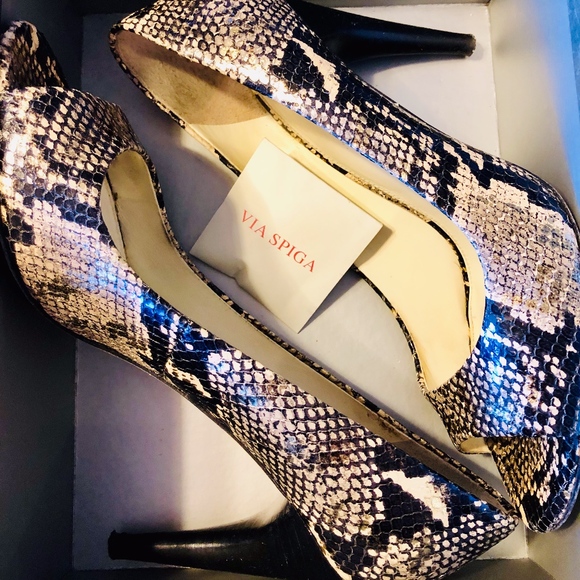 SOLD - Via Spiga Embry Gold/Black Python Heels Sz 9.5 - Picture 7 of 8